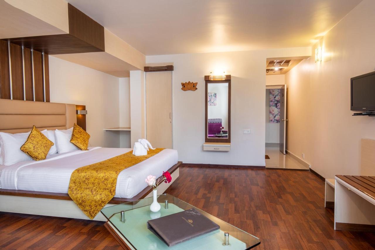 Poppys Pleasant Stay Kodaikanal Exteriör bild