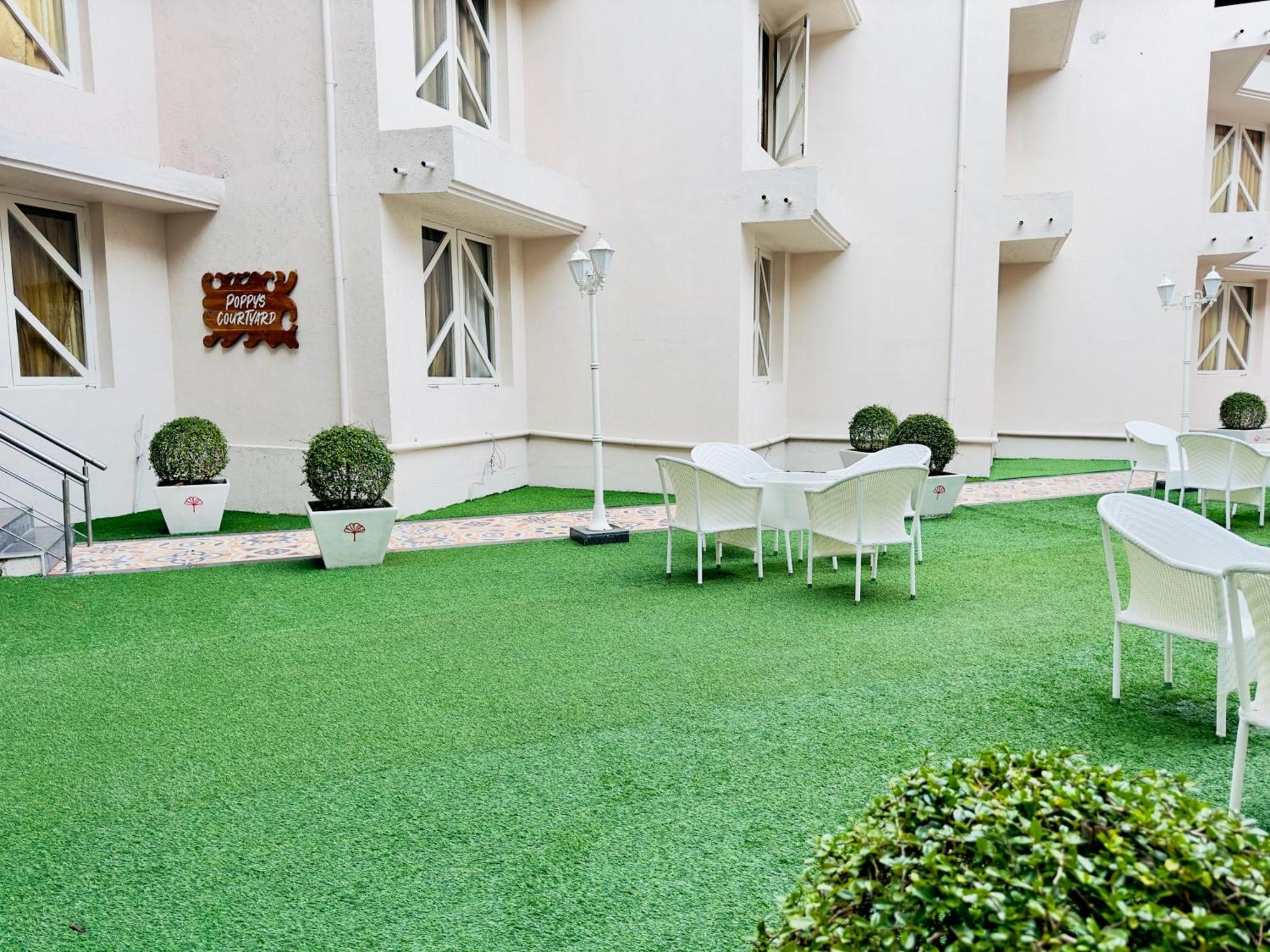 Poppys Pleasant Stay Kodaikanal Exteriör bild