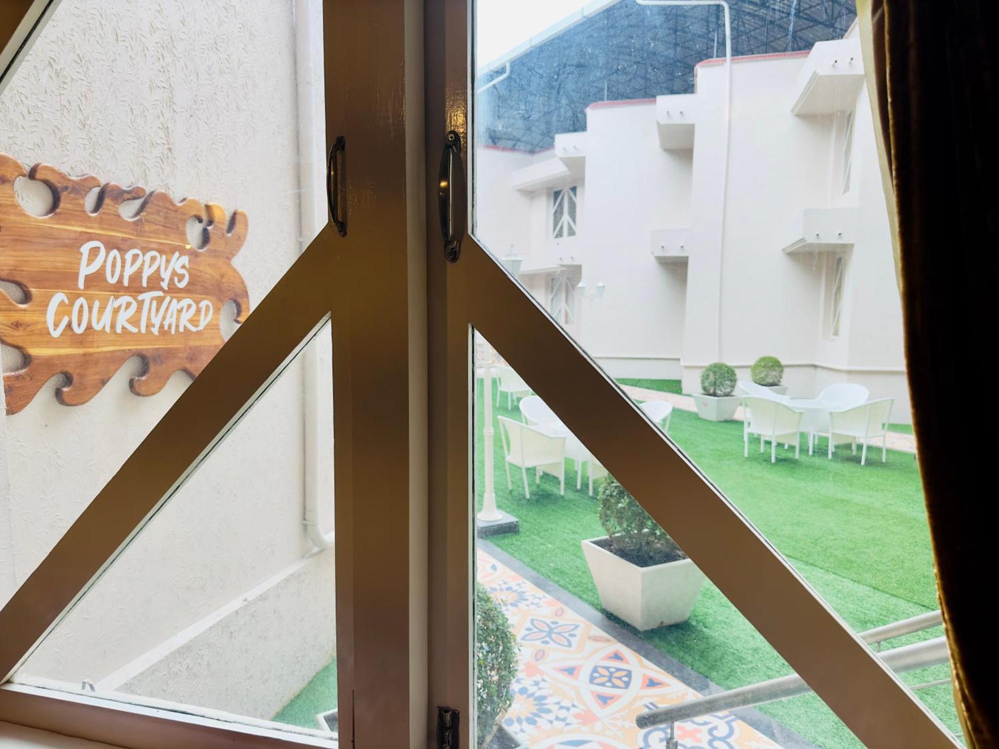 Poppys Pleasant Stay Kodaikanal Exteriör bild